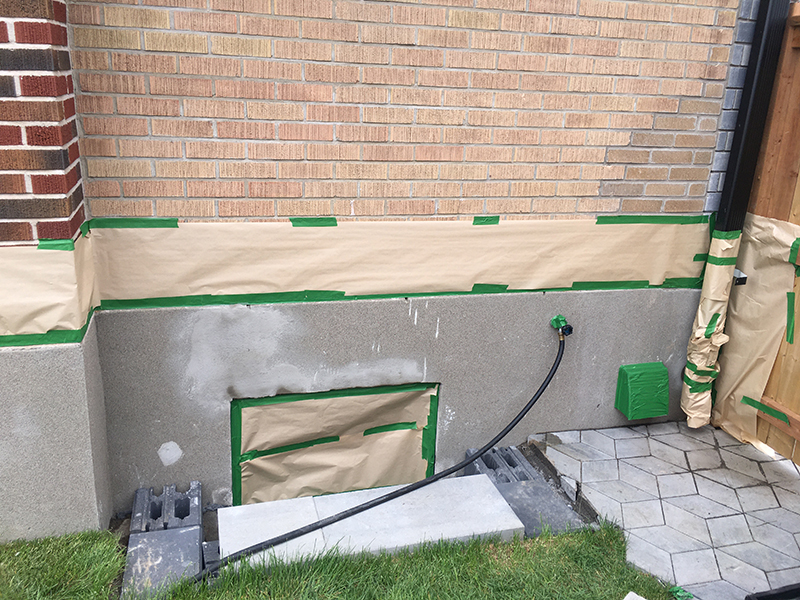 Preparation de finition de solage et crepis - Sablage, préparation pour installation de crépis sur un solage réseidentiel à Longueuil