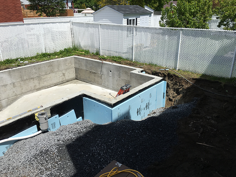 Projet special coule et finition de beton pour une piscine partie 3 - Coule et finition de béton pour une piscine creusée à Longueuil rive-sud de Montréal