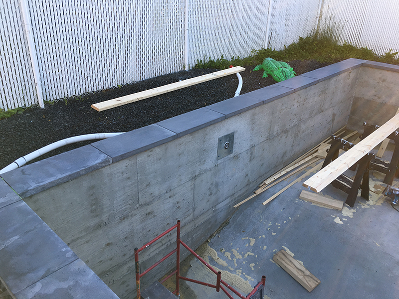Projet special coule et finition de beton pour une piscine partie 3 - Coule et finition de béton pour une piscine creusée à Longueuil rive-sud de Montréal