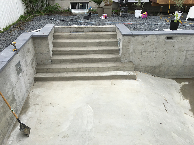 Projet special coule et finition de beton pour une piscine partie 3 - Coule et finition de béton pour une piscine creusée à Longueuil rive-sud de Montréal