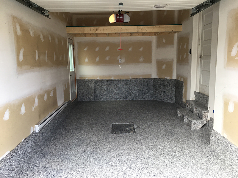Resurfacage de plancher de garage a Longueuil - Resurfaçage de plancher de béton, sablage de béton et installation de recouvrement de béton au polyuréa