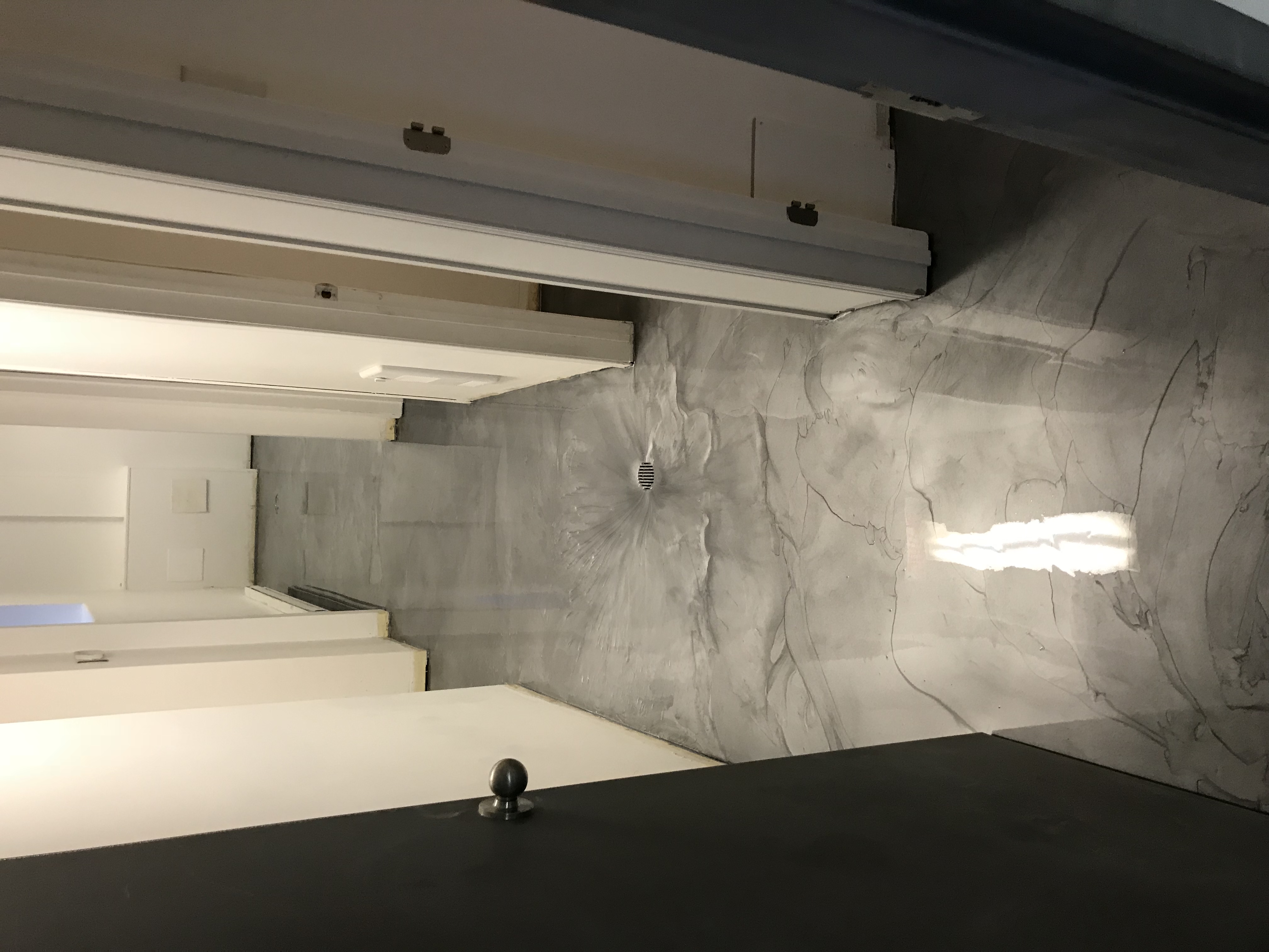 Restauration de plancher de beton avec epoxy - Sabalage au diamant de plancher de béton commercial et installation d'epoxy