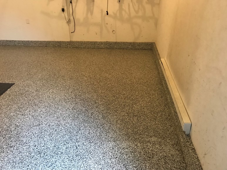 Installation de recouvrement de beton au polyurea - Travaux de restauration de surface de béton, installation de polyuréa à Longueuil sur la rive-sud de Montréal