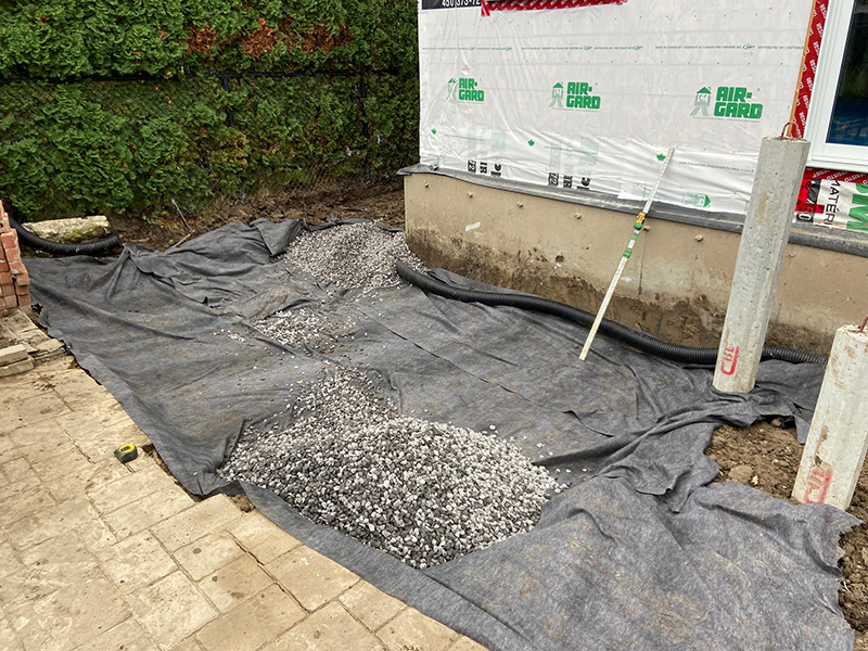 Construction de balcon structural en beton a Candiac rive-sud de Montreal - Excavation, coffrage du balcon et de la dalle de béton, installation de l’armature, mise en place et finition du béton.