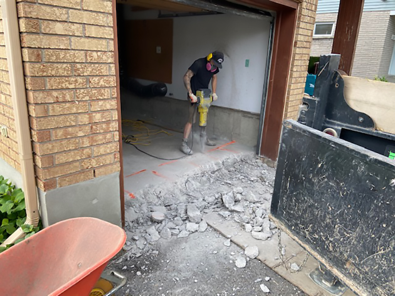 Projet cle en main decontamination de la pyrite et reconstruction de la dalle de beton - Projet clé en main pour pyrite, demolition du béton, excavation, évacuation de la pierre contaminée, réparation de fissures, coule de beton