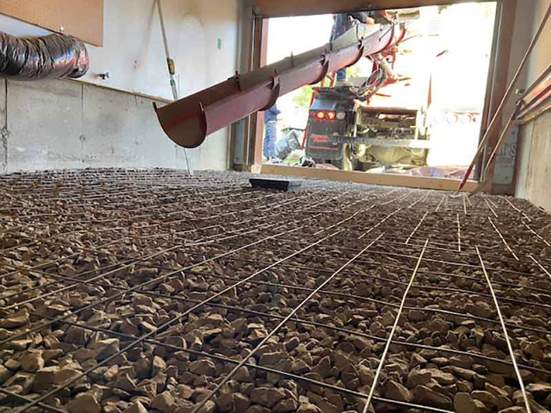 Projet cle en main decontamination de la pyrite et reconstruction de la dalle de beton - Projet clé en main pour pyrite, demolition du béton, excavation, évacuation de la pierre contaminée, réparation de fissures, coule de beton