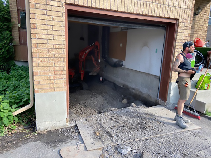 Projet cle en main decontamination de la pyrite et reconstruction de la dalle de beton - Projet clé en main pour pyrite, demolition du béton, excavation, évacuation de la pierre contaminée, réparation de fissures, coule de beton