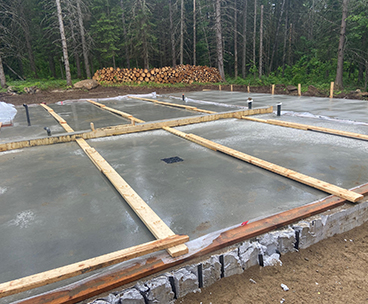 Mise en place et finition du beton pour maison plein pied a Saint-Hubert - mise en place et finition du béton à la truelle mécanique (finition lustrée, polissage du béton, finition à la machine)